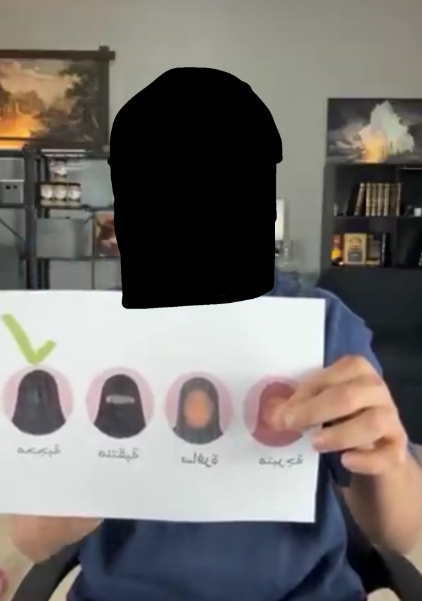 creamhpteee's tweet photo. @ALAA_ALROHY و أنت لابس ملون ما تستحي 🤣 https://t.co/HYzV3XXotj