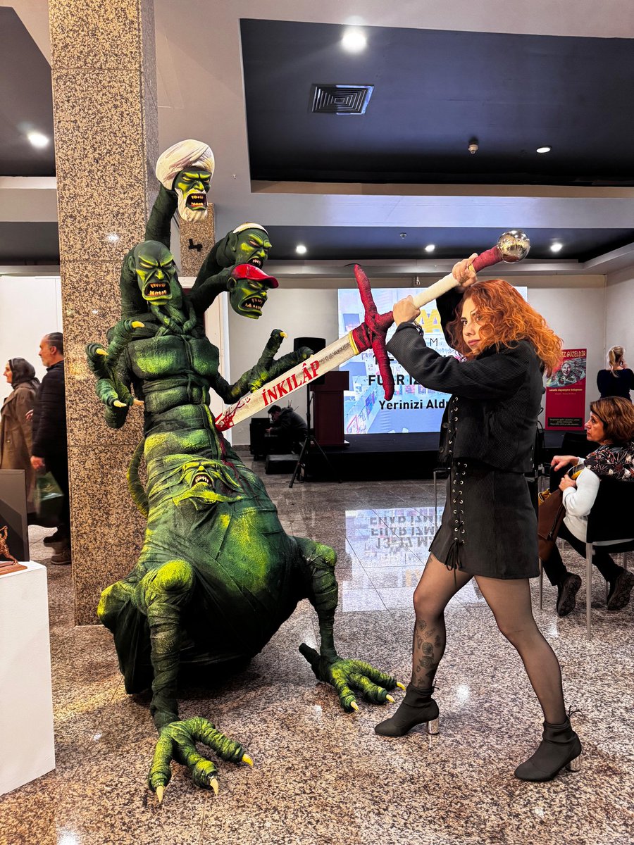 Unschuld_1x's tweet image. #inkılap kelime kökeni arapça. 
Türkçe : #Devrim #Dönüşüm #Reform 
Almanca : #Revolution