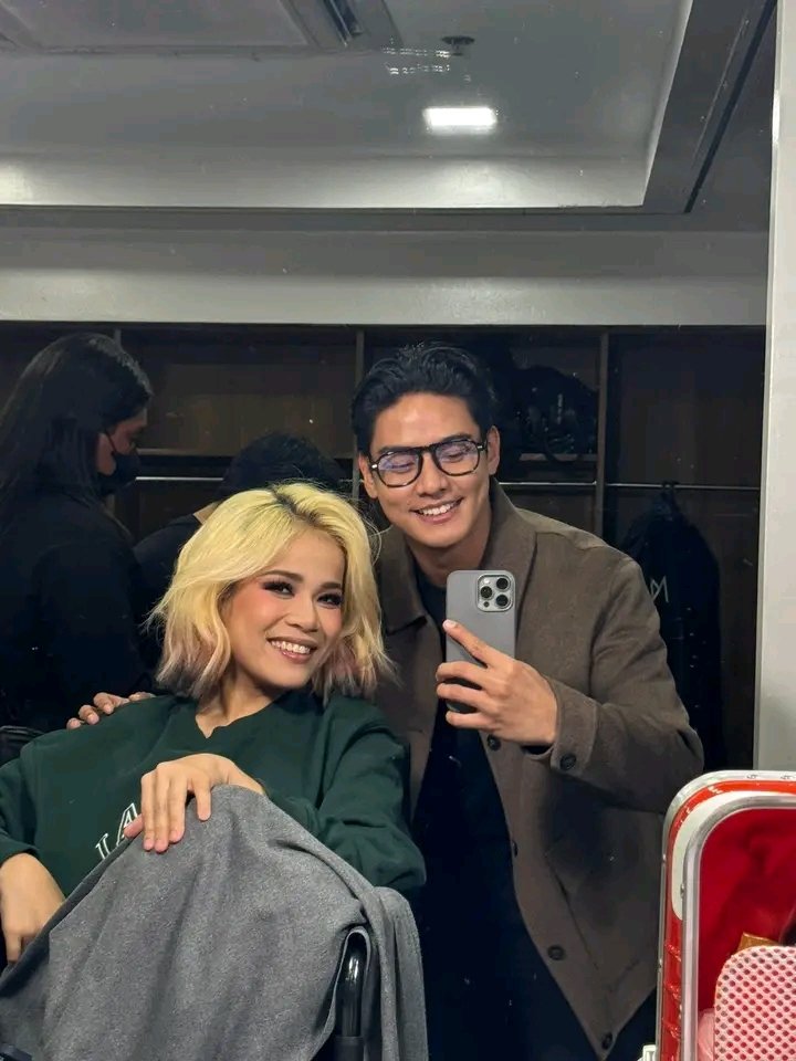 AzraNazliLiit's tweet photo. Michael &amp; Klarisse  Crumbs

SHOWTIME MOWMpasikat
#1ts6ivingShowtimeAWAAARD https://t.co/PfKi4RqWO5