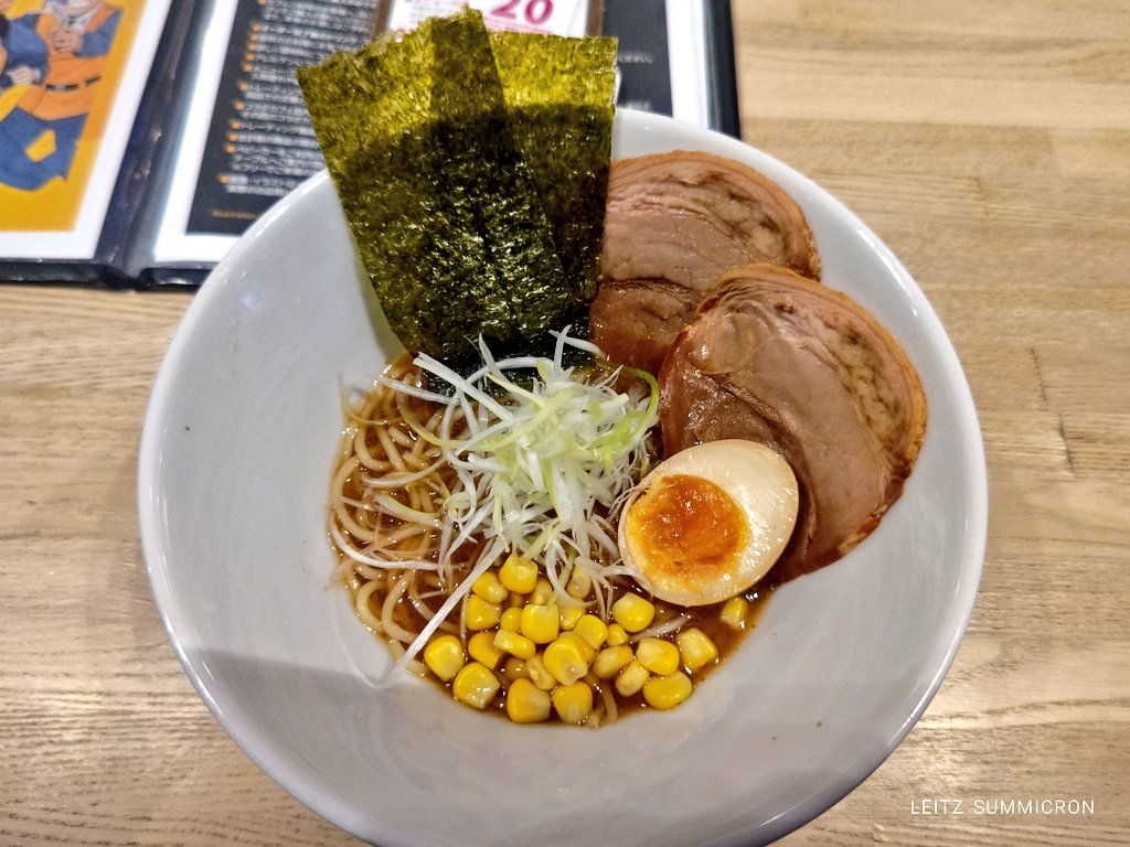 【本日の麺活】

今日の麺活はアニメコラボカフェからw

機動警察パトレイバーのコラボカフェ、特車二課カフェの上海亭の味噌ラーメンを頂きました。

麺硬めが選べたらな〜…w

ご馳走様でしたm(_ _)m

#機動警察パトレイバー
#特車二課カフェ
#ramen_cp
#日々のラーメン日記
