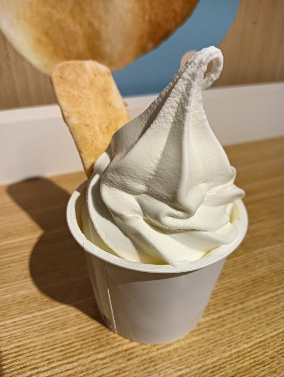 お客様が千歳川でラフティングやってる間に岩塚製菓でおやつ買って