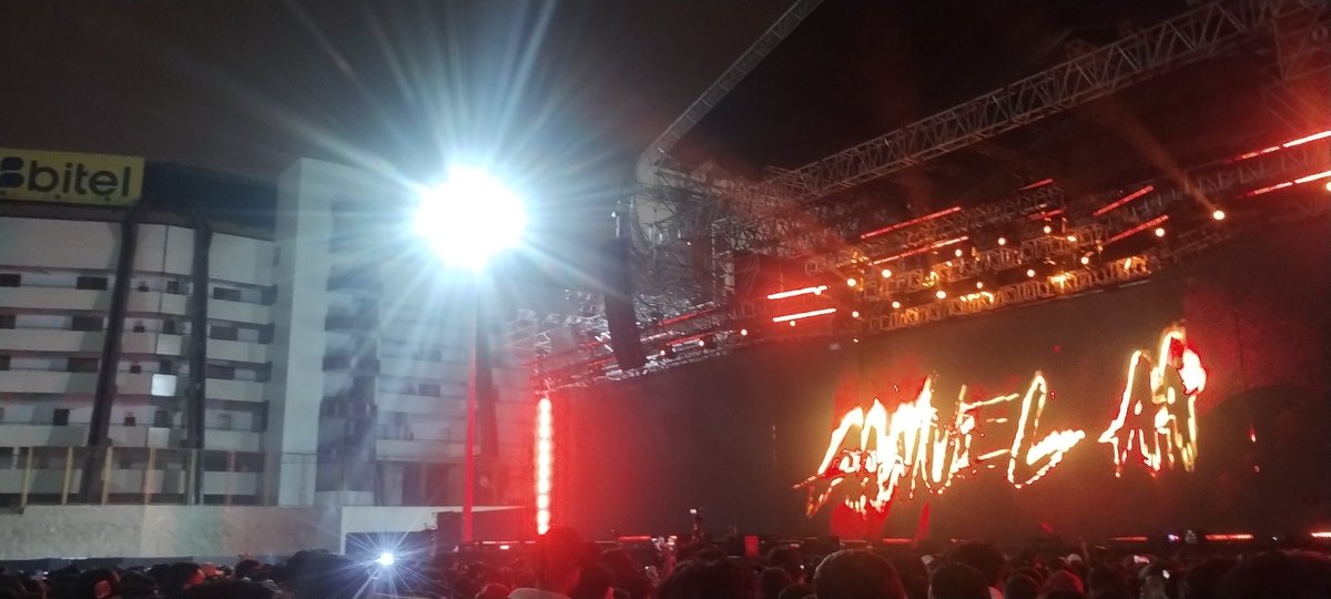 Ptm Anuel, por ti vine a está congeladora de mrd y no sales JAJAJA
