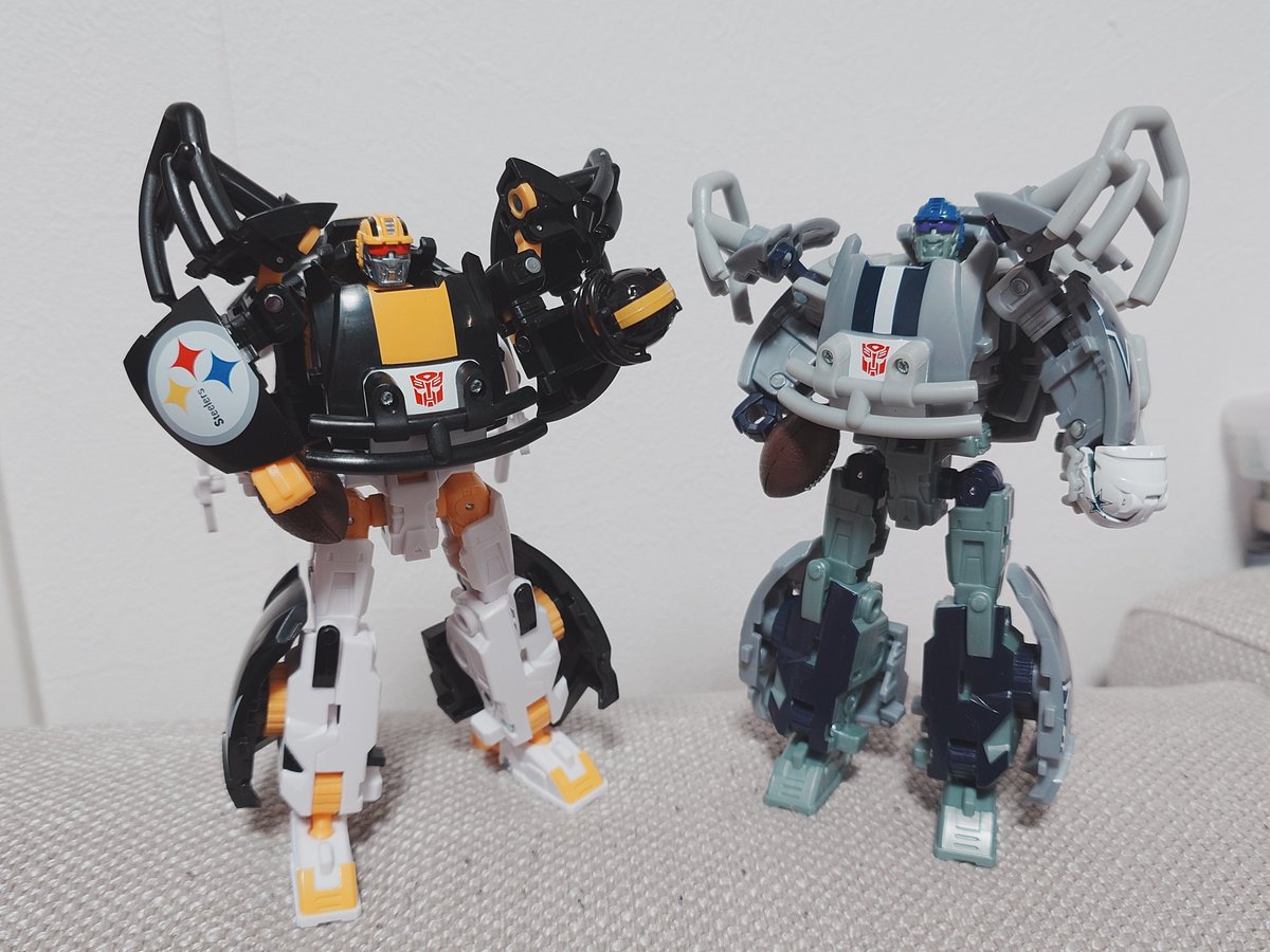 TF☓NFL コラボ。 STEELSMASH,STARBLITZ ,KC-59,TUNDRA PRIMEの4体