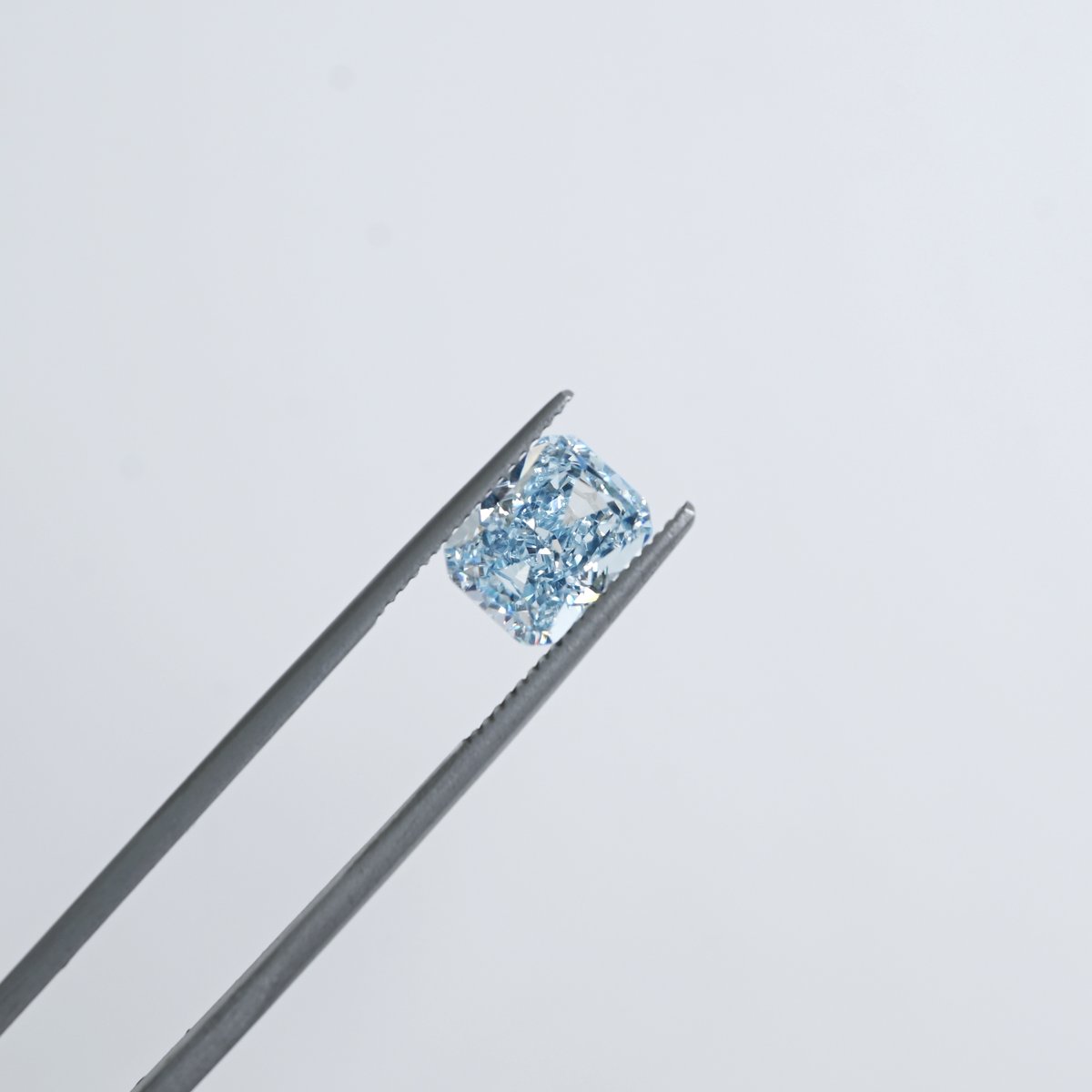 Eeleg_Jewelry's tweet photo. #rt이벤트 #팔로우이벤트
rt + 팔로우 한분께 해당 제품 한개 선물로 드려요!

맑고 투명한 라이트블루 컬러가 담긴
✨하이퀄리티 정밀 핸드컷 큐빅✨
기간폼 업로드 됐습니다!

화려한 광채와 라이트블루 색감이 담긴 하이퀄리티 큐빅 옥타곤프린세스컷 구경하러 오세요😊😊
https://t.co/NBXh2OvtlX https://t.co/nqKOHGAOno