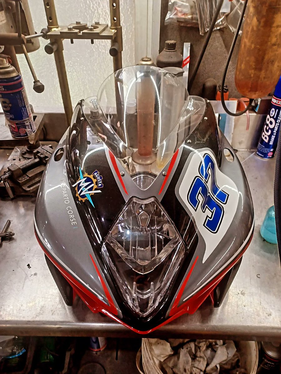 lightning_jyo's tweet photo. やっぱね
F3はいいよ!
#バイクショップライトニング
#鹿児島
#アグスタ
#F3RC https://t.co/i0kGP8ltRq