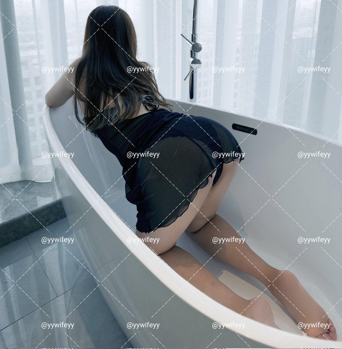 老图新发，老婆拍私房被调教。＃1
<a href="/wqganenshi_/">有稿投😁</a> 
<a href="/Sexytodashu/">Big叔</a>