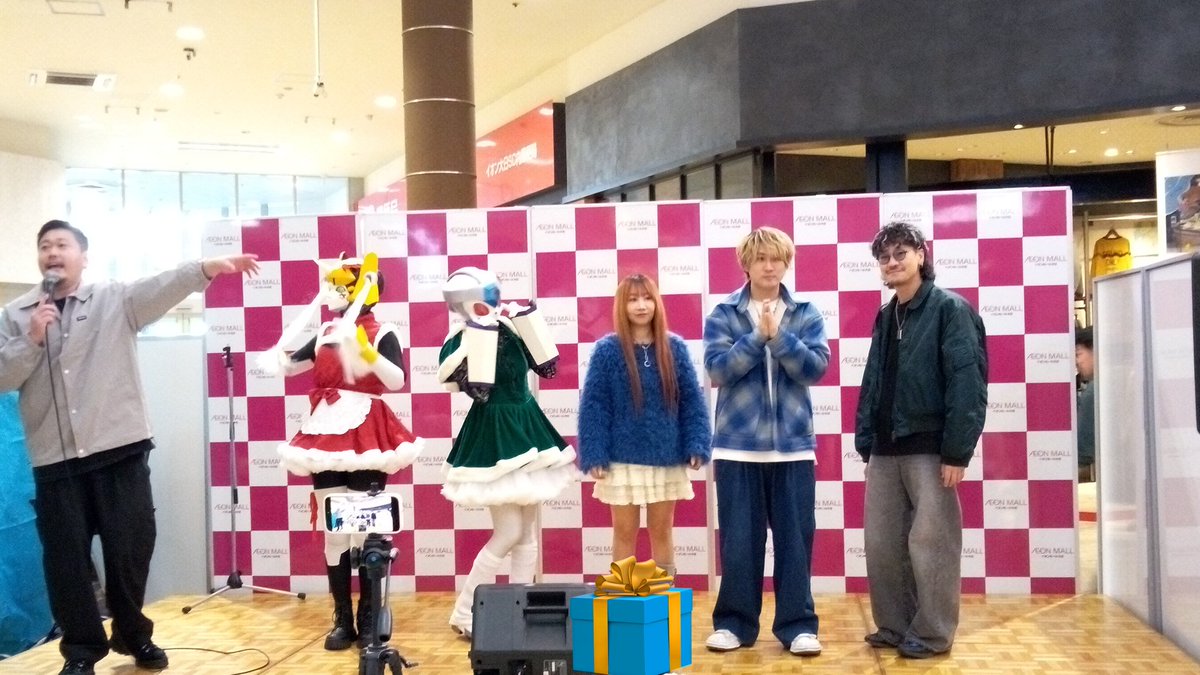 イオンモール大日 のクリスマスライブで #にょロボてぃくす を観覧 