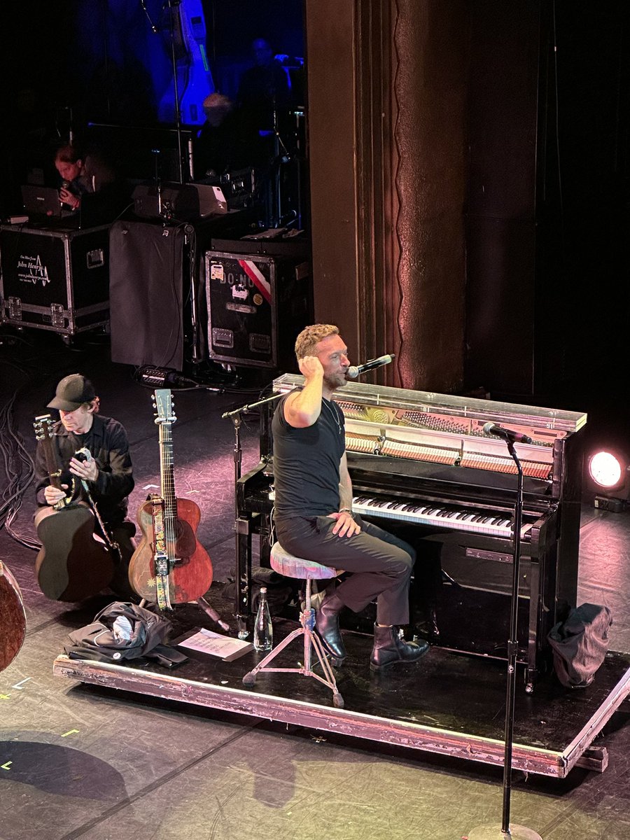 JULiE - coldplay lover tweet media