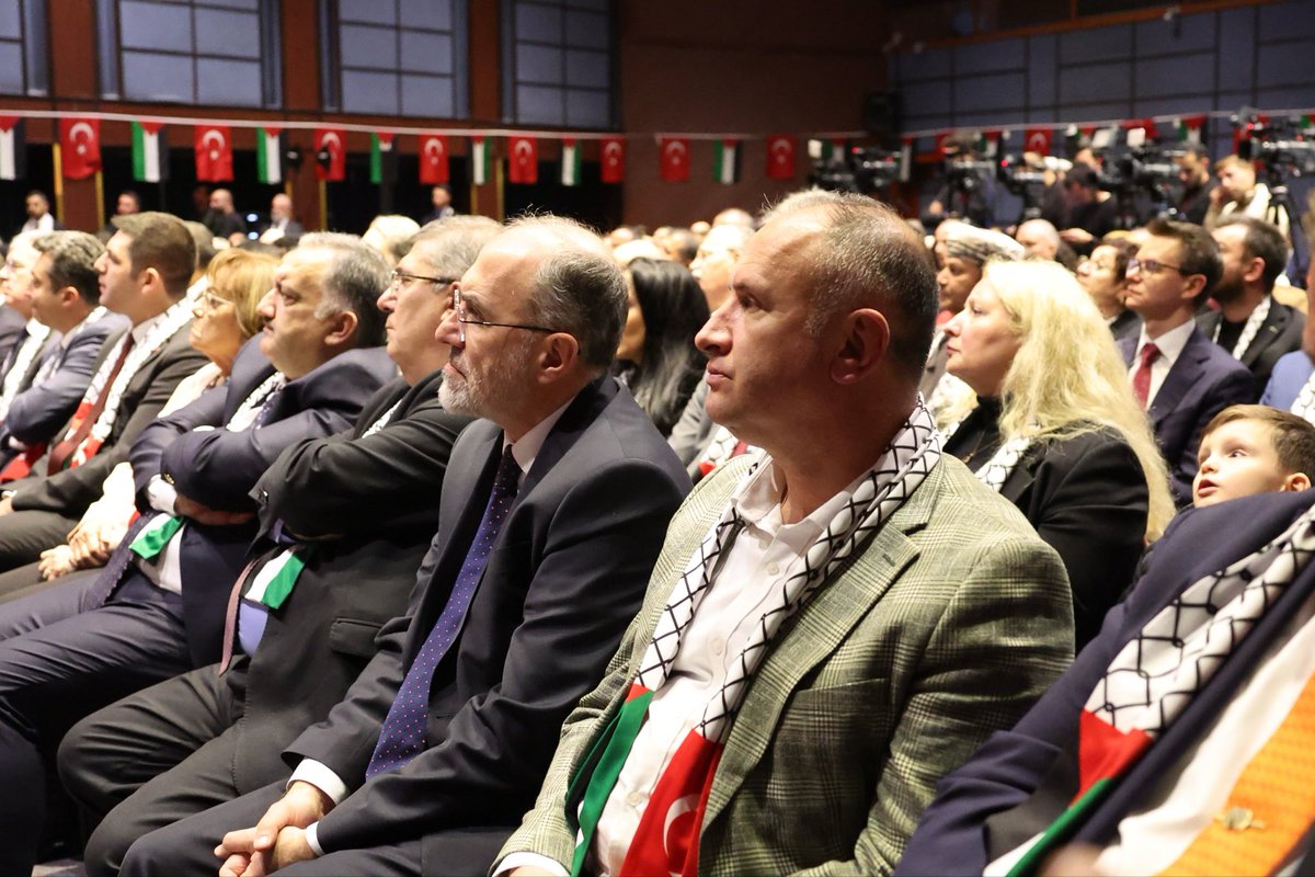 شارك رئيسنا علي يلتشن ونائبه حمزة أوقسوز في برنامج يوم التضامن الدولي مع الشعب الفلسطيني الذي نُظم برعاية سفارة دولة فلسطين وبمشاركة الأمم المتحدة وجامعة الدول العربية
وجددنا دعمنا الثابت لنضال الشعب الفلسطيني من أجل الحرية والعدالة و الكرامة الإنسانية
#FreePalestine