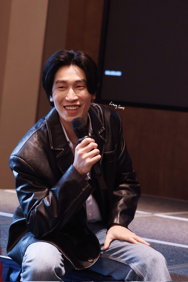 LLiangsssy's tweet photo. Sweet~

BIBLE FANSIGN IN SUZHOU
#YoungTuDayxBible
#BibleWichapas @biblesumett https://t.co/kj25pYsChu