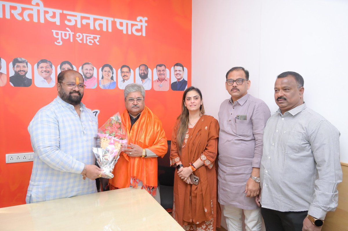 Dheeraj Ghate (Modi Ka Parivar) tweet media