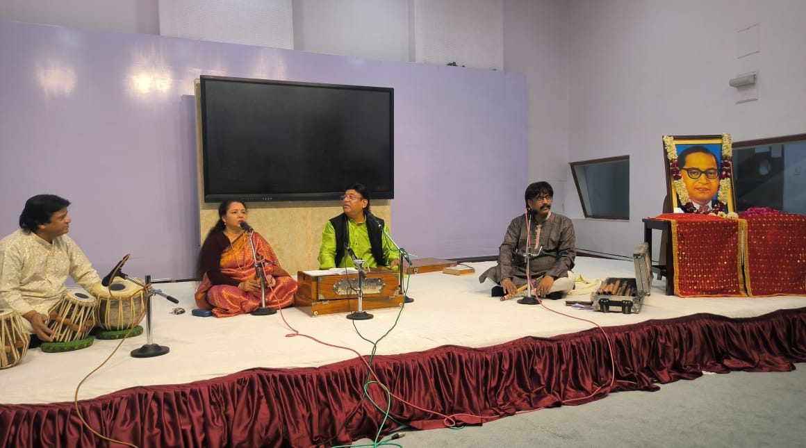 Mahaparinirvan Diwas of Dr. Babasaheb Ambedkar was observed at the Broadcasting House today.

#DrBabasahebAmbedkar 

<a href="/MIB_India/">Ministry of Information and Broadcasting</a> <a href="/PIB_India/">PIB India</a> <a href="/airnewsalerts/">All India Radio News</a>