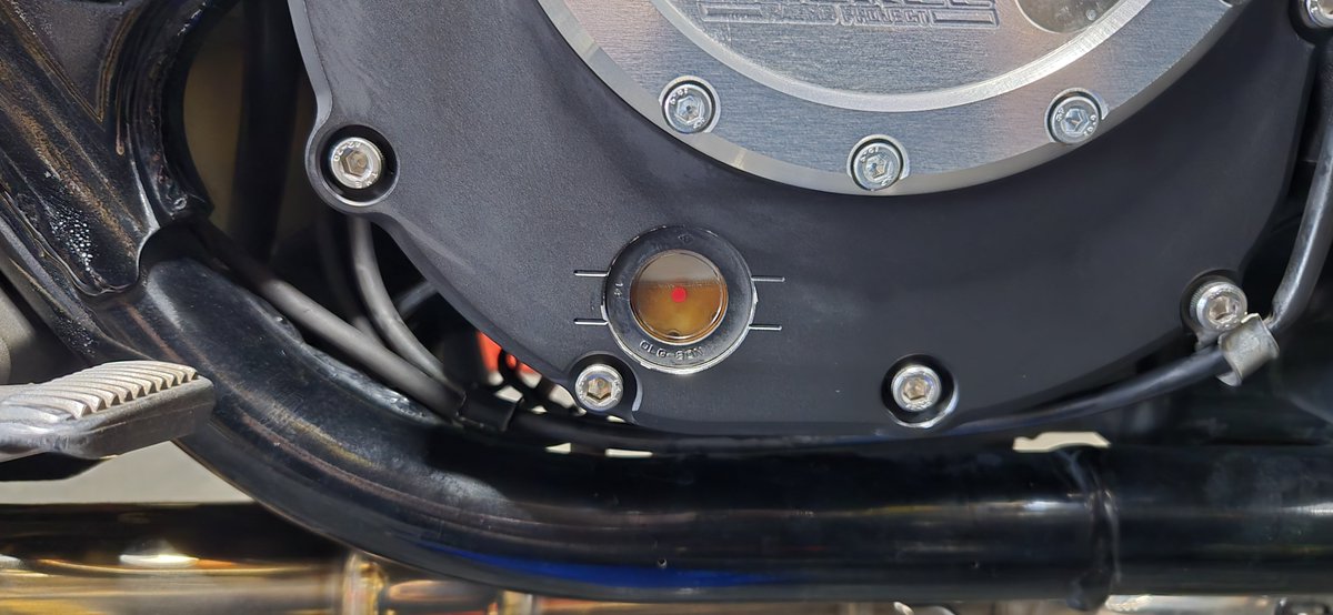 fhyjt072's tweet photo. 今日は先日のブラックフライデーでオイルを購入したのでCBのオイル交換です。
使用するオイルはここ4年程使ってる帝都産業のPREMIUM M4S
100%化学合成でこのお値段はコスパ抜群!ちなみに購入金額は14000円程でした。
#帝都産業
#TEITO
#CB1300
#メンテナンス https://t.co/dG3VGHHPDj