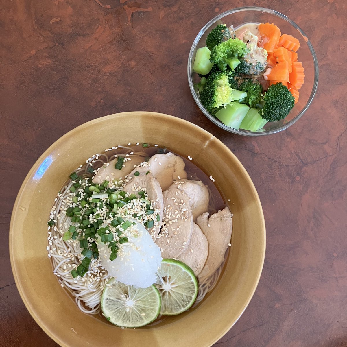 belonginbed's tweet photo. 🥕🍜🍋‍🟩🥦

โซเมนมะนาวอกกั่ย
ทำเอง กินเอง อร่อยเอง https://t.co/Yw2tbhmGqX