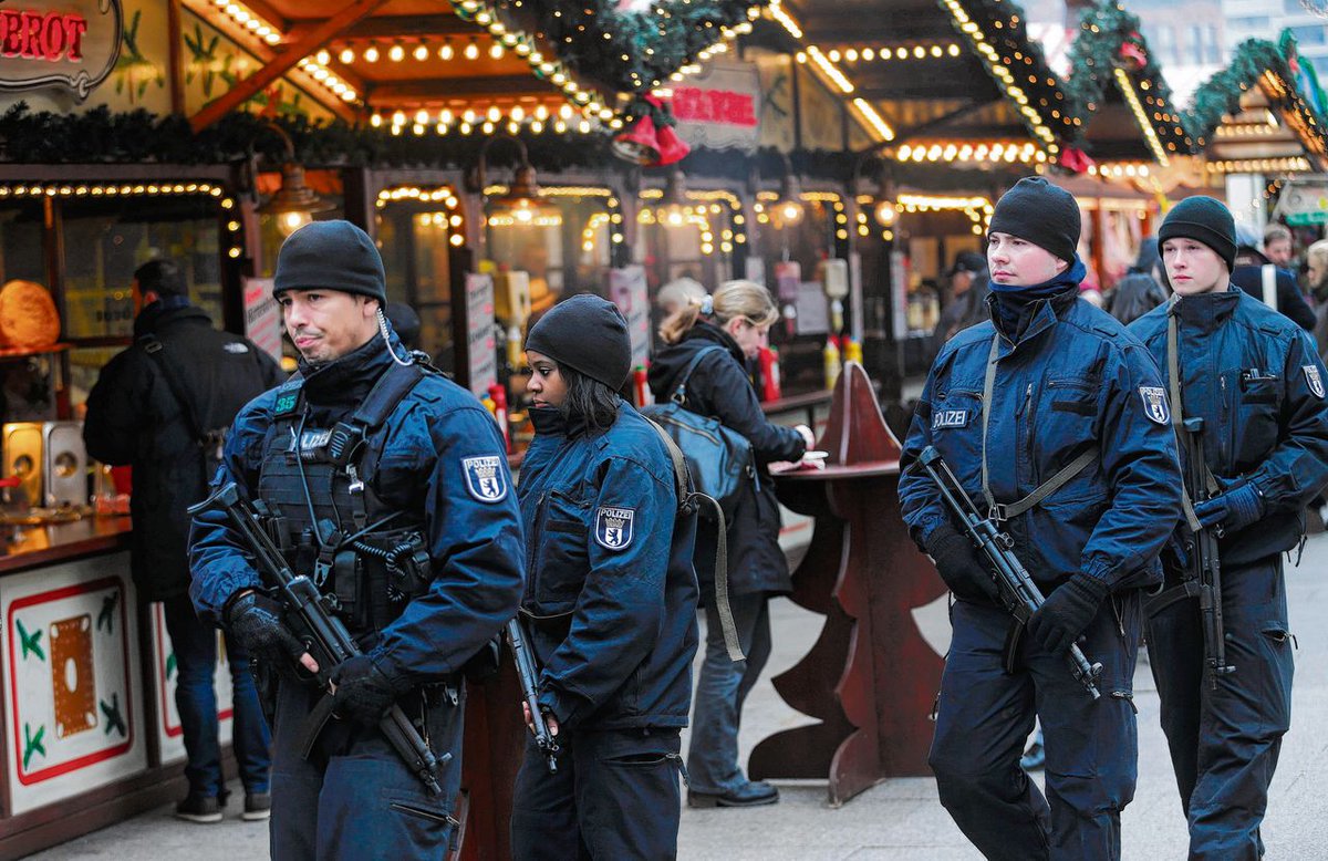 Eerste kerstmarkten in Duitsland afgelast uit schrik voor islamterrorisme. 
HEBBEN WIJ OOIT RAMADAN VERSTOORD?
#Goedemorgen