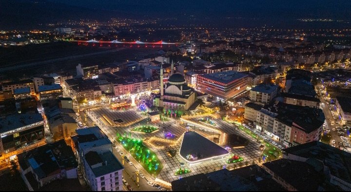 Bingöl Kent Meydanı Hizmete Açıldı

şehrimize bu güzel projenin kazandırılmasında emeği geçen herkese teşekkür ediyor, keyifli vakitler geçirmek üzere şehrimize ve hemşehrilerimize hayırlı olmasını diliyorum. 

#BingölKentMeydanı