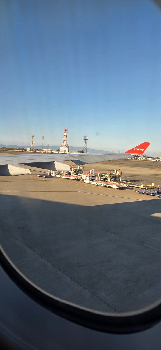 돌아간다..
가족여행이라 덴덴타운 근처도 못감
아테나가서 북두해보고싶엇워..