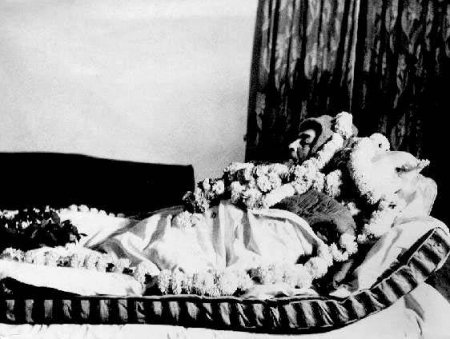 Therajatmourya's tweet photo. A heartfelt tribute to my ideological father and spiritual guide, Bodhisattva Baba Saheb Dr. Bhimrao Ambedkar, on his Mahaprayan Day.
Baba Saheb, your final command continues to be our guiding light. We remain committed to fulfilling your vision, to transform this nation once again into the land of the Buddha, where the eternal Dhamma of our Supreme Tathagat Gautam Buddha prevails.

A nation where everyone is treated equally,
where people are compassionate towards one another,
where each person respects the dignity of others,
and where society lives in harmony by following the Panchsheel.

Om Mani Padme Hum! Jai Bhim!