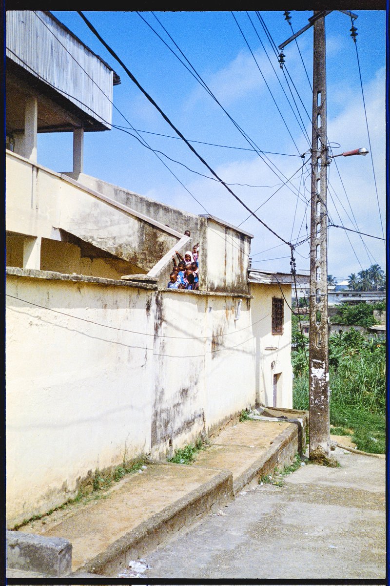 wildechap's tweet image. School's Out.
📷 Canon AF35M
🎞 Kodak Gold 200
2022