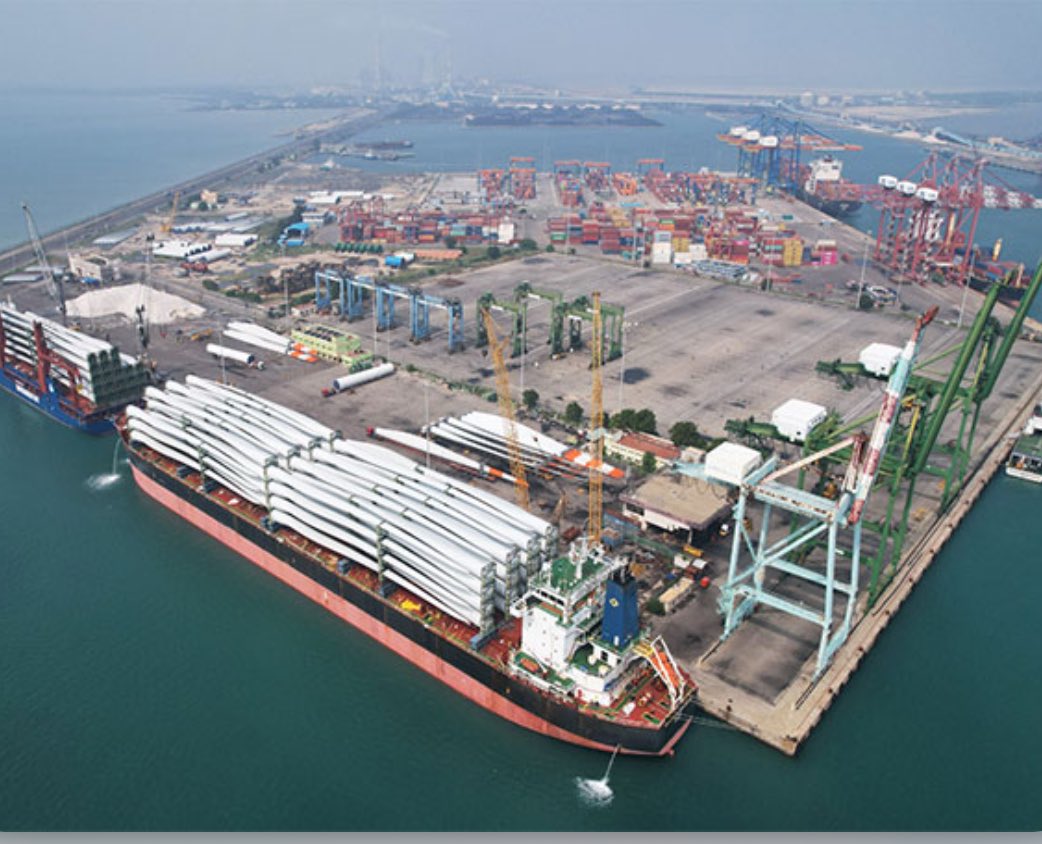 UpdatesChennai's tweet photo. Thoothukudi's VoC Port has floated tender for allotment of Port Land for setting up Ship Building &amp; Repair Facility spread over 121 Acres with an 18 acre waterfront area... #InvestInTN #ShipBuilding 🏗️🚢 https://t.co/InrCxsz43Q