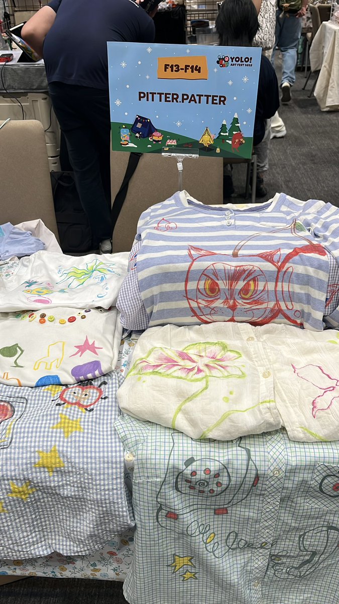 thegitle706's tweet photo. F13-14
แวะมาหากันได้นะคะ มีรับวาดรูปแบบเฟรม
กับงานเสื้อผ้าเพ้นท์มือด้วยคับรอบนี้🫶🏻
#YOLOARTFEST2025 yoloart https://t.co/fUg3yR9wTk