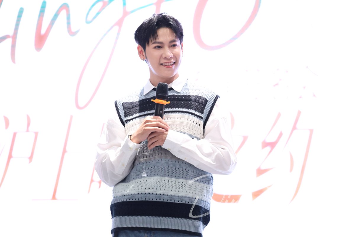 dingdang9205's tweet photo. 彩排环节4P
#SingtoPrachaya 
 #SingtoWarmWinterinShanghai https://t.co/Ja0oqr3wIP