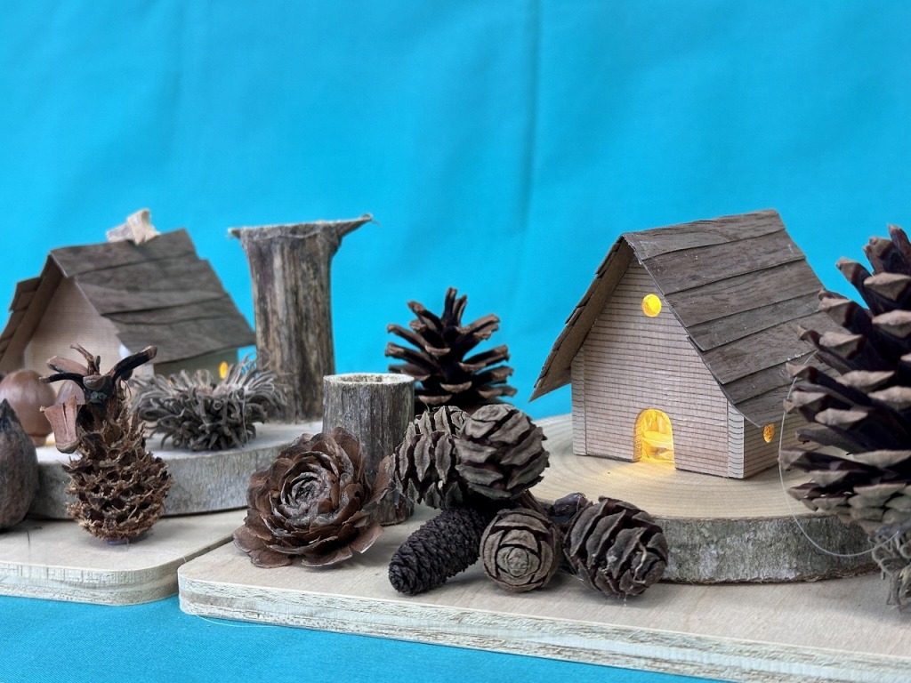 みんなの教室「保呂羽山からのおくりもの」を本日開催しました。＃保呂羽山少年自然の家 で採集された実や木材を使い、とっても素敵なミニチュアハウスが完成🌳🏠🌳ご参加ありがとうございました！