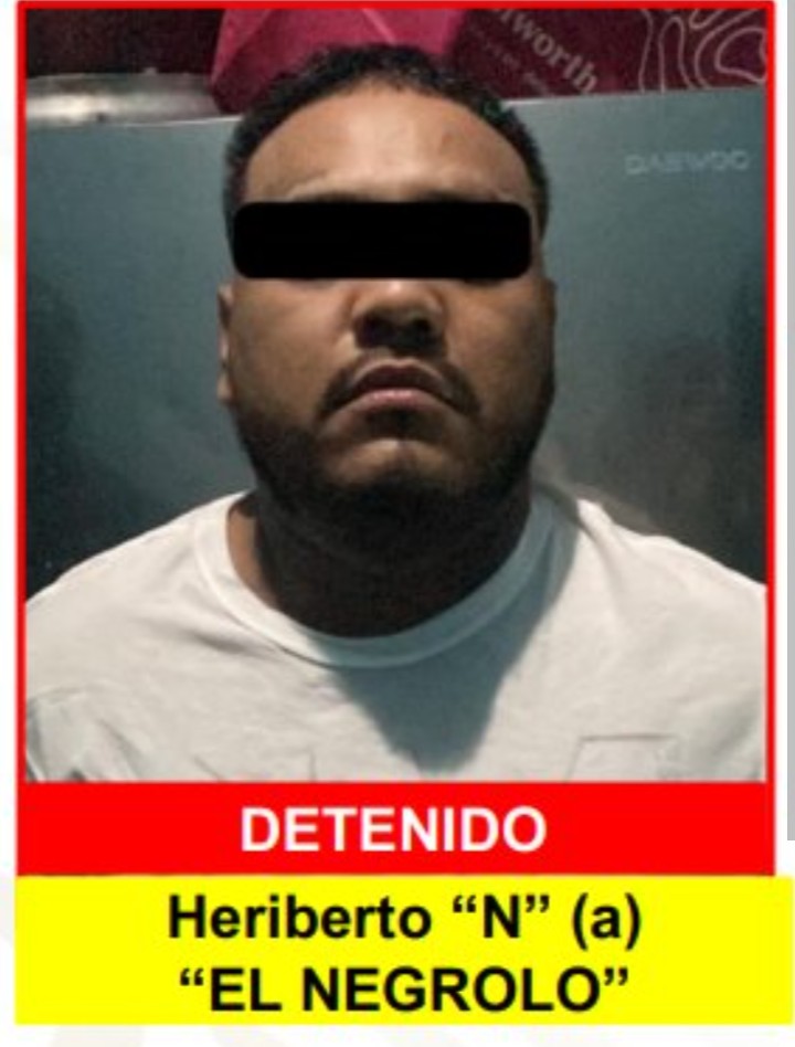 Creo que en esta tercera entrega y Navideña se van a ir de largas vacaciones a los Estados Unidos los siguientes narco terroristas del Cartel del Noreste/Zetas de #NuevoLaredo #Tamaulipas o eso espero:

 Ricardo González Sauceda alias "El Ricky" o "Mando R" ex jefe de operativas