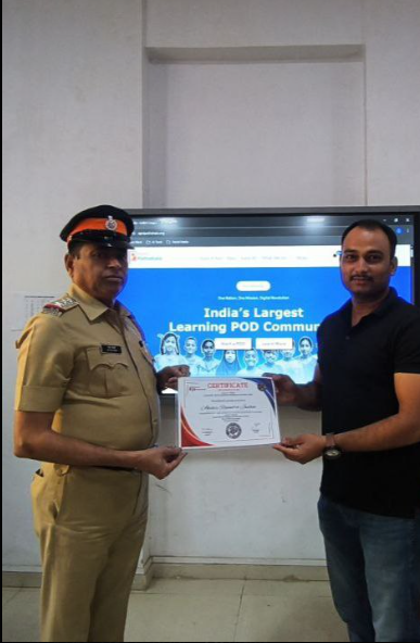 apnipathshala_'s tweet image. Proud to celebrate the Constable Batch at Tech Veer Naigaon(POD).

They’ve completed their digital training and received their certificates today.
Wishing them continued growth and confidence in their work. 

Visit: apnipathshala.org  
#DigitalLearning #StudentSkills…