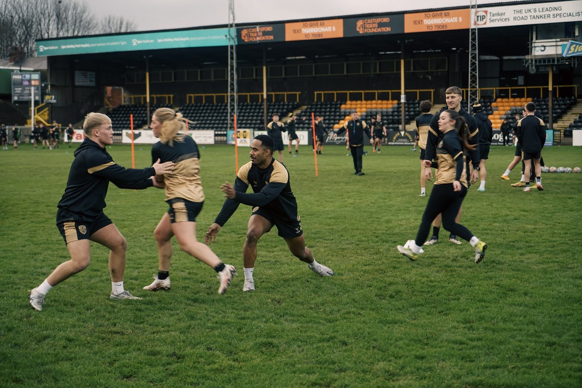 CTRLFC's tweet photo. 📸 Our Men's First Team, Women's First Team, Academy and Scholarship sides all came together today for our Club Day at The OneBore Stadium 💪
