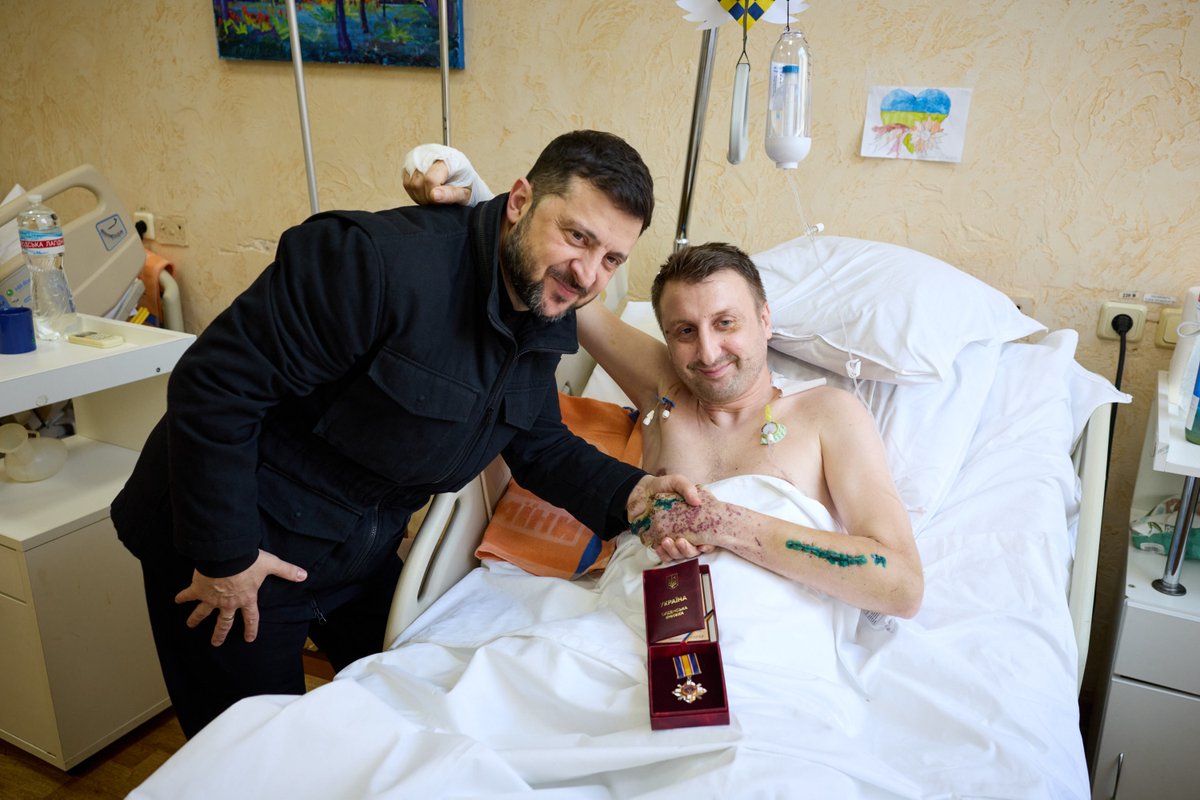 ZelenskyyUa's tweet photo. Today, I visited our wounded warriors at one of the medical facilities in Kyiv. I spoke with fighters currently undergoing treatment for severe injuries to their arms and legs. I am grateful to our defenders for their service and everything they have done for our country. I presented them with state awards.

I also honored our medics, who daily save the lives of our defenders and help them recover from the gravest injuries. Thank you for giving our warriors strength. Thank you for every life preserved and every life restored.