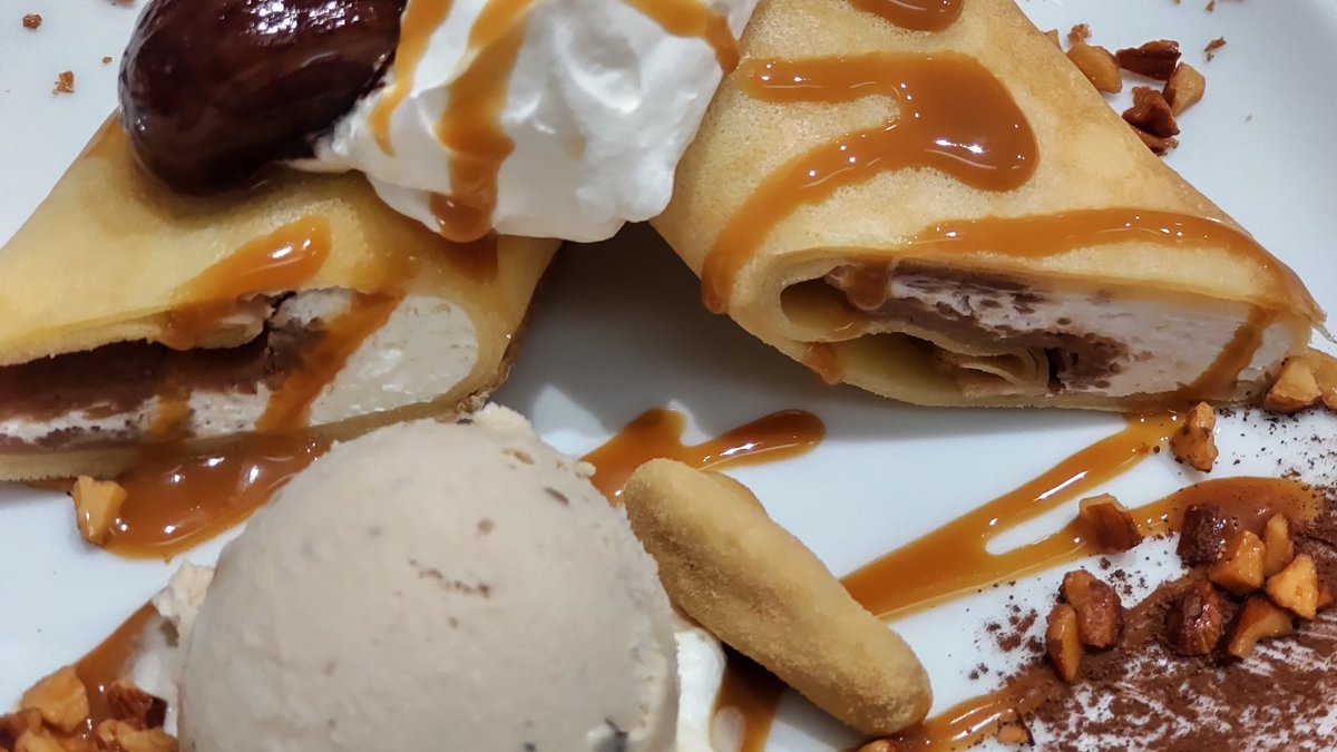 デザート食べにきた。

マロンと塩キャラメルのロールクレープ。