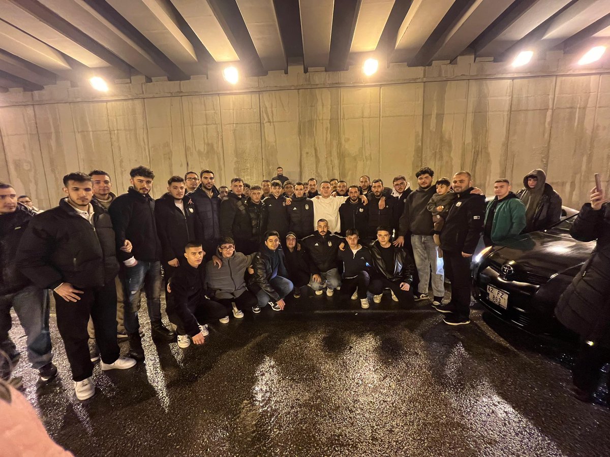 Köşede bekliyoruz <a href="/d7rinsu/">zeki</a> 🏴