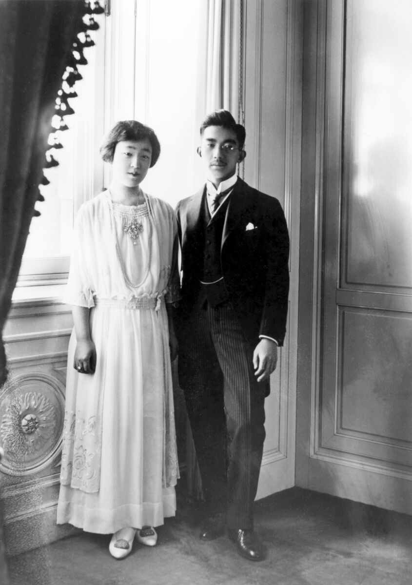 摂政宮殿下 良子女王殿下 御尊影 号外】午後8時10分、摂政宮殿下(24)に第一子ご生誕。長女・内親王殿下