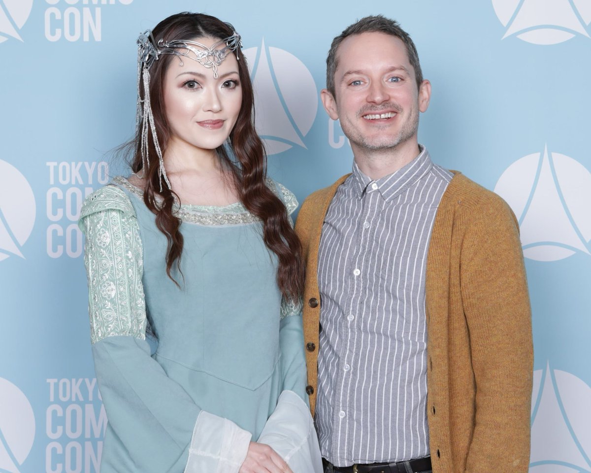 昨日アルウェンでイライジャに会ったよ！！ショーンは間に合わなくて撮れなくて残念！今年ホビットンに行ったから年末にフロドに会えるなんてロードオブザリングイヤー😭🙏