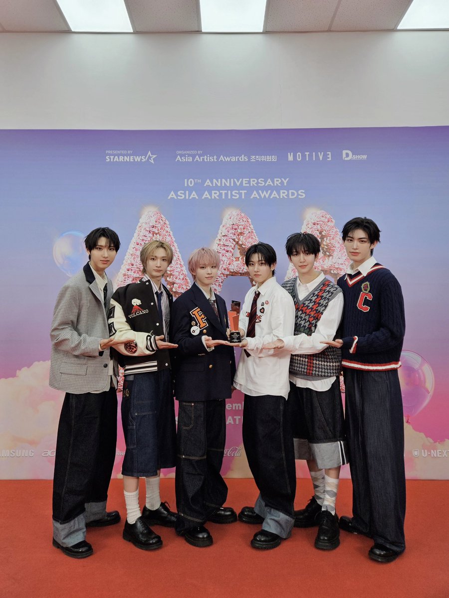 📸ᴋɪᴄᴋᴋɪᴄᴋᴅᴀʏ

251206
2025 Asia Artist Awards

🏆 Best New Artist 

우리의 옆에서 늘 함께 걸어주는 위플립 덕분에
받을 수 있었던 Best New Artist상 ✨
한 번뿐인 소중한 순간을 함께 빛내주셔서 감사합니다! 🛹

#KickFlip #킥플립 #AAA2025