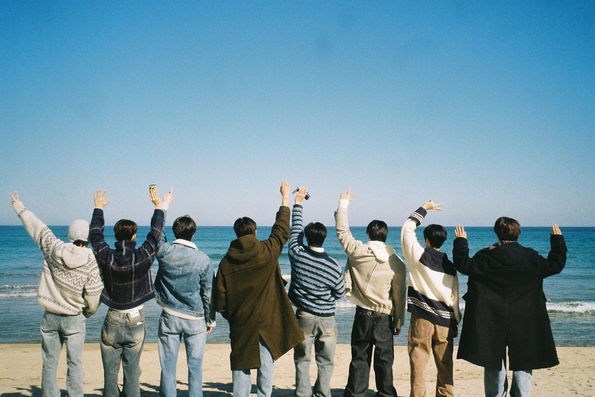 deostilo's tweet image. makasih udah delapan tahun. 🥹💖

#더보이즈_데뷔8주년_축하해
#THEBOYZ_DEBUT_8th