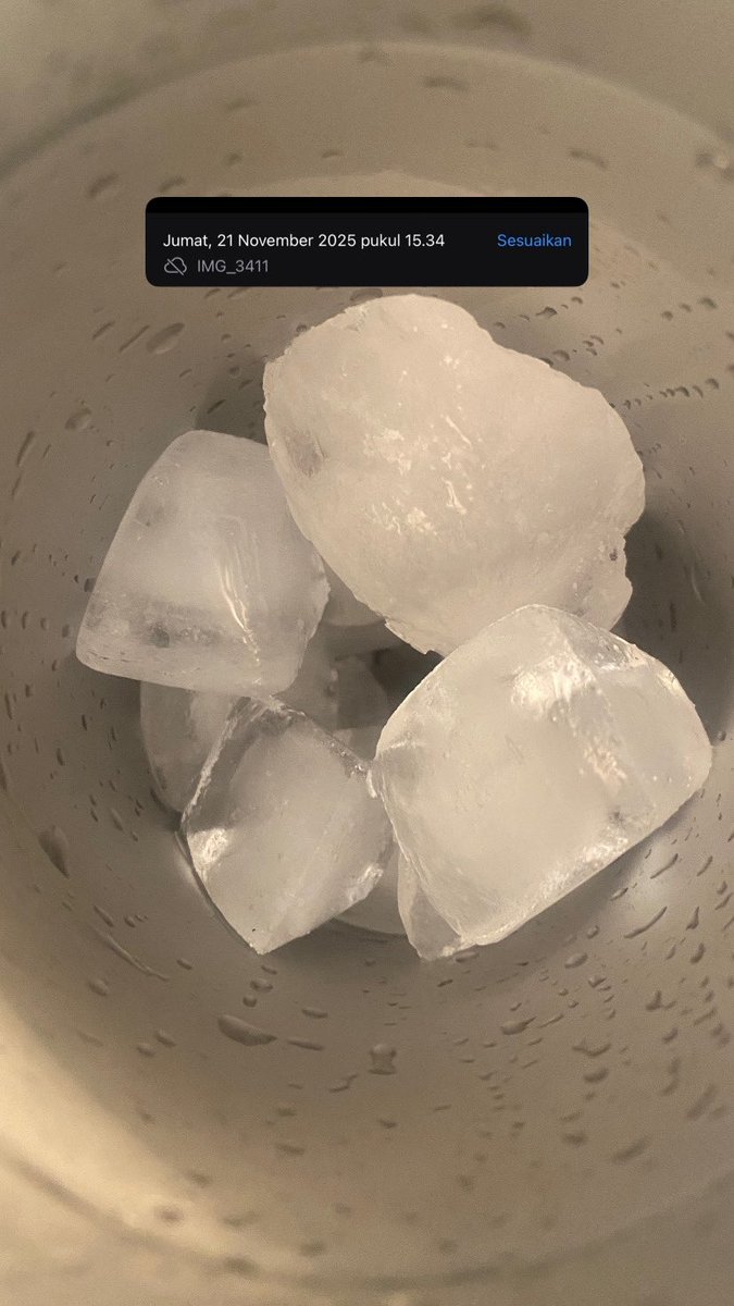 paw 🍎🗯️ tweet media