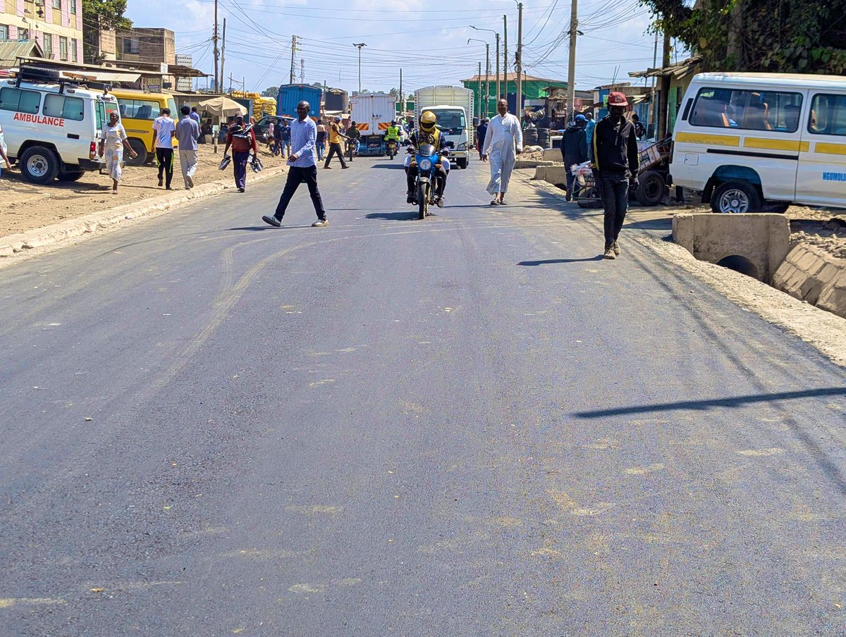 MPyusufhassan's tweet photo. Muinami Road, which straddles California and Pumwani wards, is done and dusted. Traffic is once again freely  flowing through it. Digo and Quarry Roads in Pumwani and Captain Mungai Road in Eastleigh North are next and part of the latest batch of roads I have championed, which will be completed in partnership with KURA.