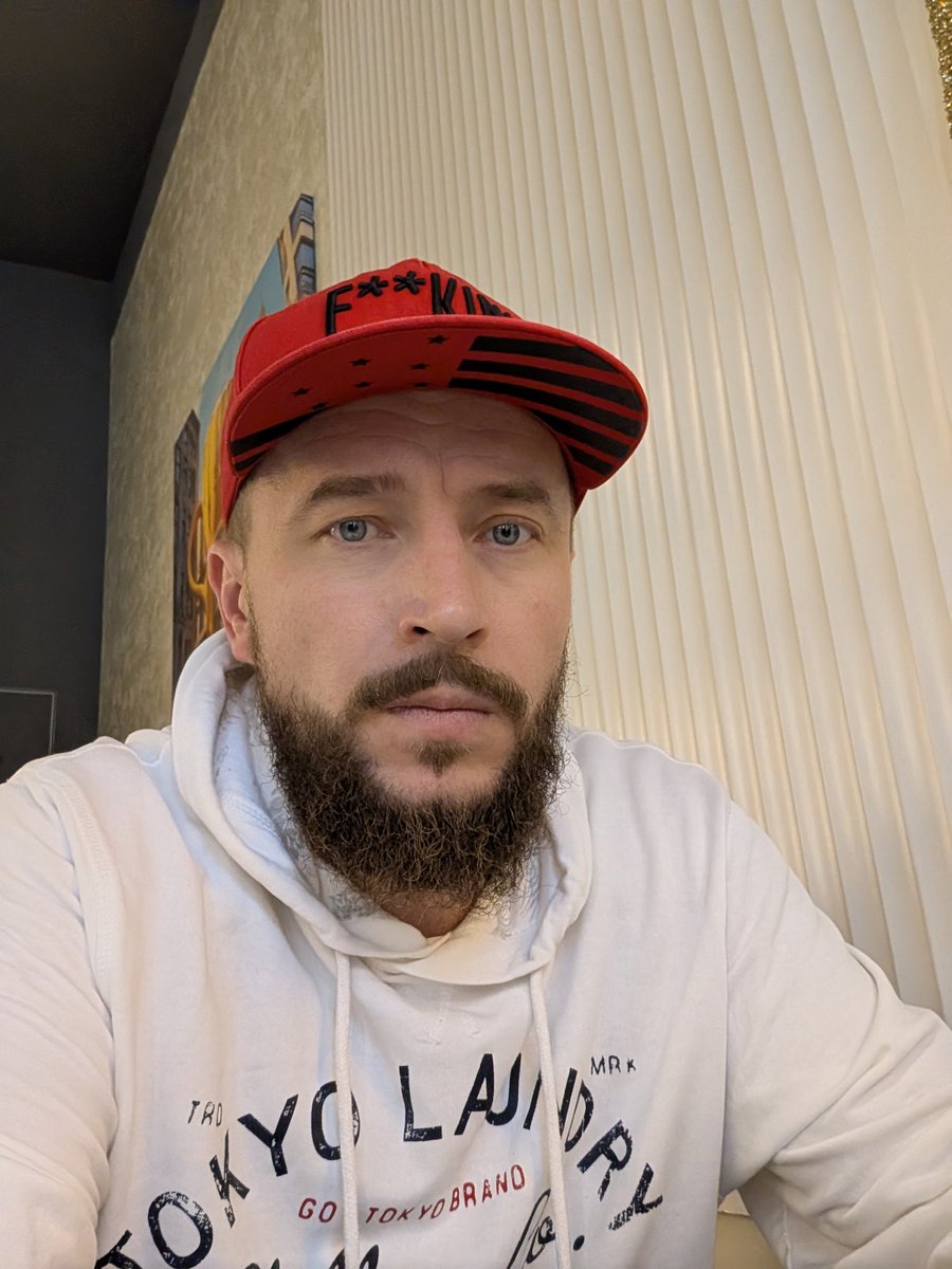Alexandr tweet media