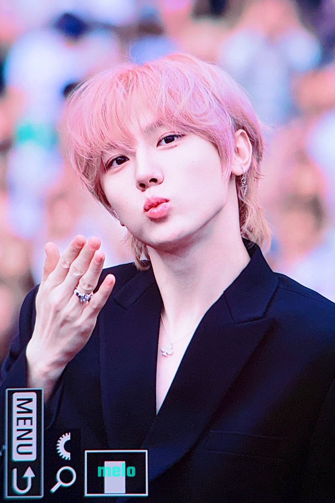 251206 AAA
👋😘

#크래비티 #CRAVITY 
#성민 #SEONGMIN