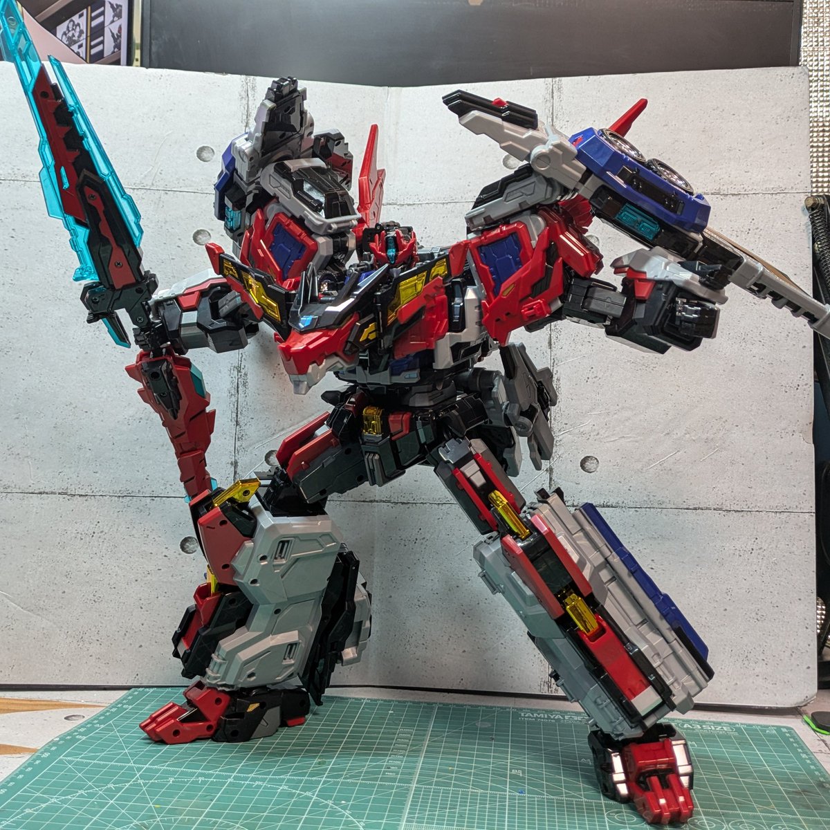 メタルカードボットW ヘビーアイアンW、開封しましたが重すぎデカすぎ