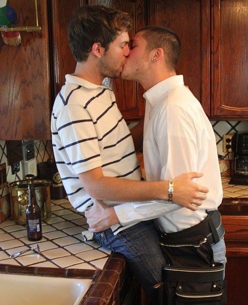 moo_darwin's tweet photo. gonna kiss u in every strange place, babe 😍🖕🏻 https://t.co/eM06M8tX04
