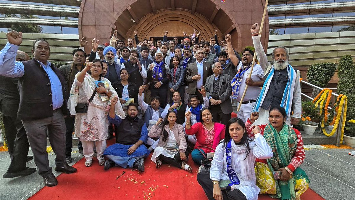 (समण) Rajendra Pal Gautam tweet media