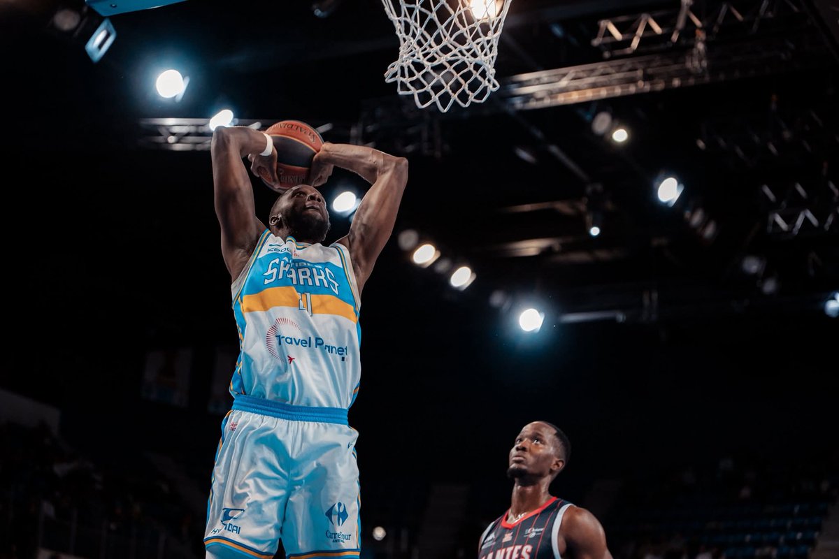 #RDC Basketball/D2 France: Shekinah Munanga et Antibes Sharks sont allés s'incliner (89-94) sur le parquet de Caen pour le compte de la 13ème journée. Malgré la défaite, l'ailier international congolais termine 3ème meilleur marqueur avec 20 points, 6 rebonds et 1 passe décisive.