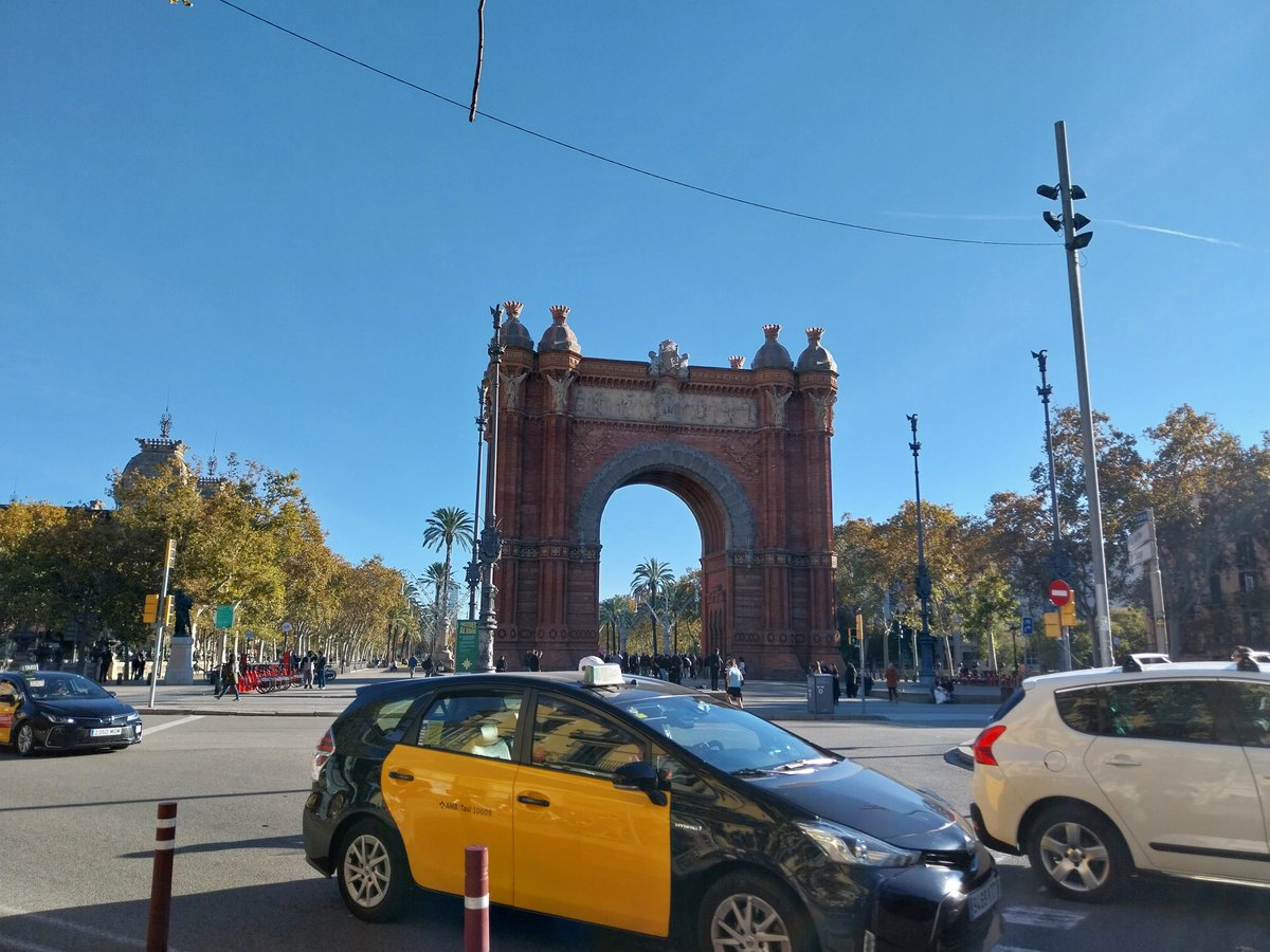 Disfruta de la vida todo lo que tu puedes.
Ahí que trabajar para vivir y no vivir para trabajar!
Es un equilibrio!