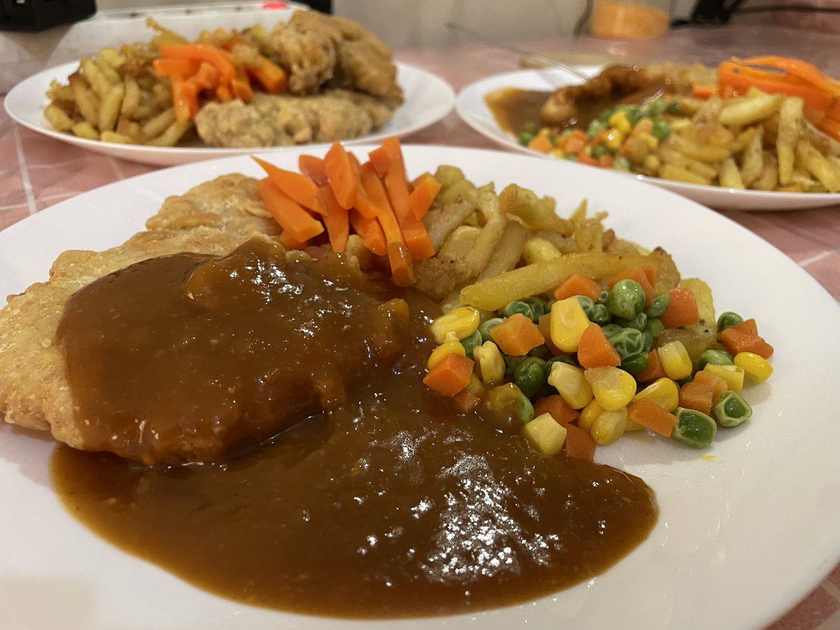 mikaasuma's tweet photo. Chicken steak crispy hari ini enaaak banget, kenyang poll porsi nya segede gede gaban banget

Makasih @ReinaKeina @CeciliaLieberia udah nemenin aku recook masakan setahun sekali ku ini 🥺🫶🏻

Besok hari terakhir gaes! Yuk bisa yuk https://t.co/enReuCdwsV