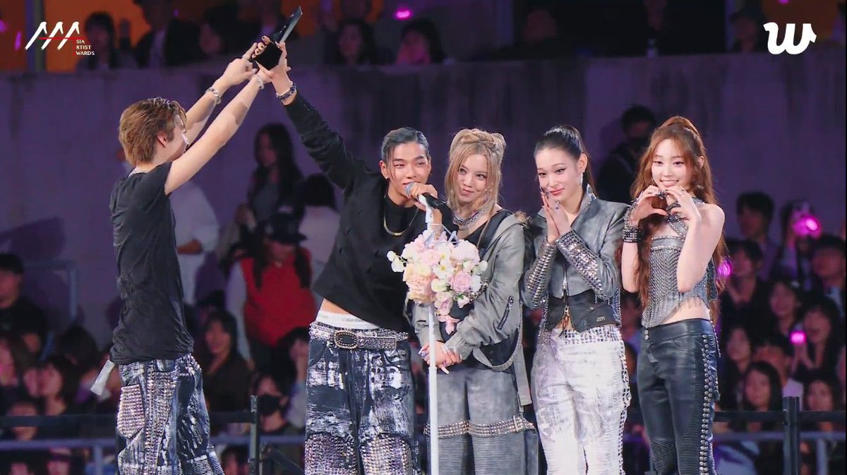 วง ALLDAY PROJECT ได้รางวัล “Best Artist” จากงาน 10th Asia Artist Awards.🎉🏆