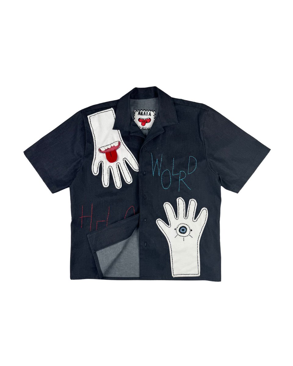 AraiaStudio's tweet photo. No. ARAIA-0001 “Hello world”
The first living shirt by ARAIA.
Don’t ask how just feel it.

[ One of One ]

size M

Material Cotton 100%
Price 4,200 THB

Available via Line OA @araia or DM

#araia #araiastudio https://t.co/ZDID7AVE0S