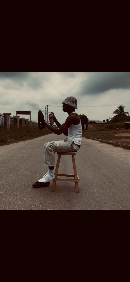 superstardinon's tweet photo. LAW 25
These images are a depiction of LAW 25.
Recreate, Rebrand, Reinvent, Reappear, Evolve…
Step out of the label you have been caged in, the personality that the society has given you.
Chase your dreams, Do the abnormal, TRY.
#superstardinon https://t.co/LedjKnome7